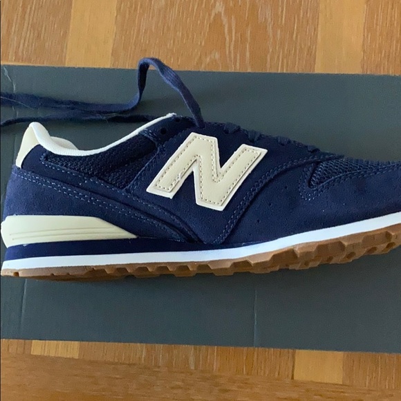 Classic Traditional New Balance Sneakers - Picture 2 of 4